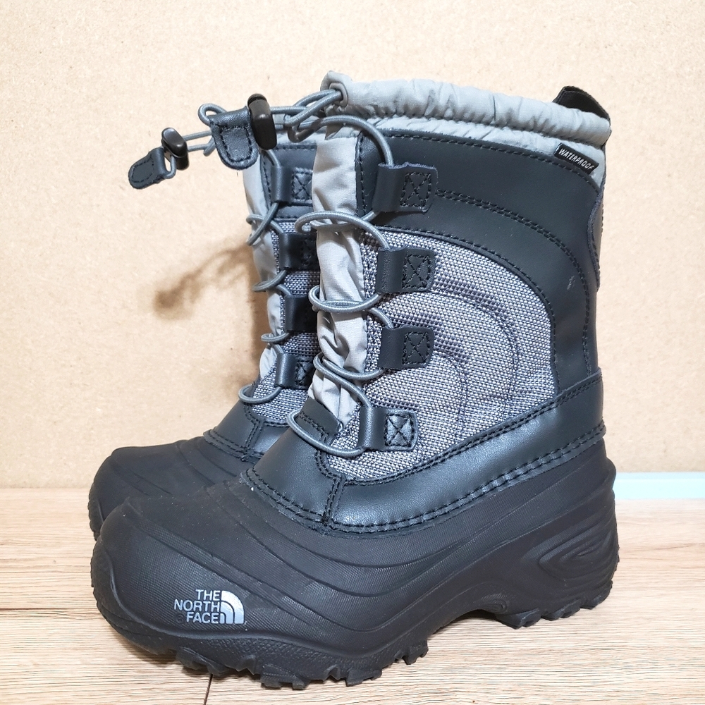 North Face Youth Alpenglow IV Boots size 1